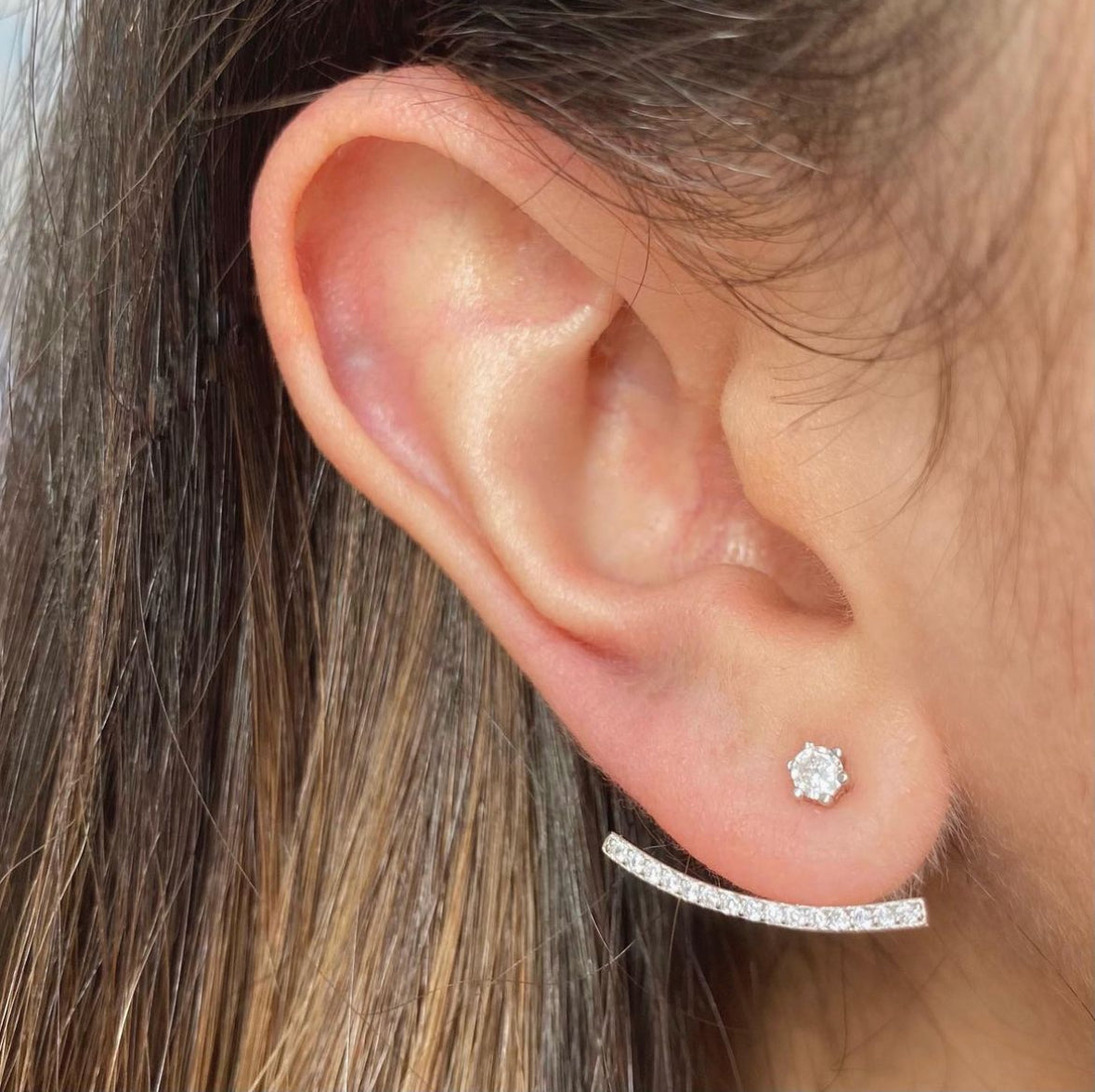 Studs Zirconias con Bajo Lóbulo