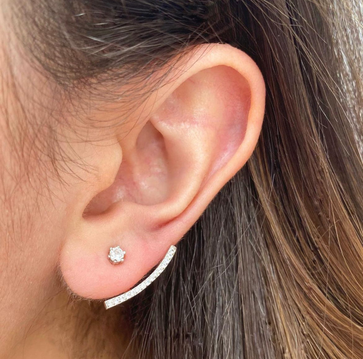 Studs Zirconias con Bajo Lóbulo